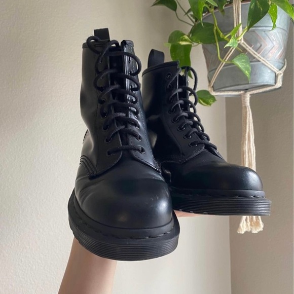 Dr. Martens Mono Black - Picture 6 of 9